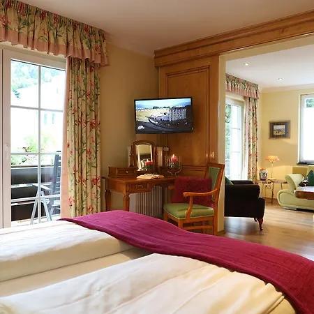 Behringer's Traube 3*