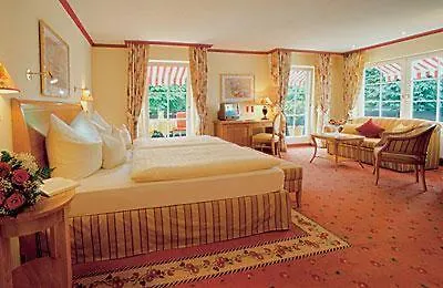 Behringer's Traube 3*